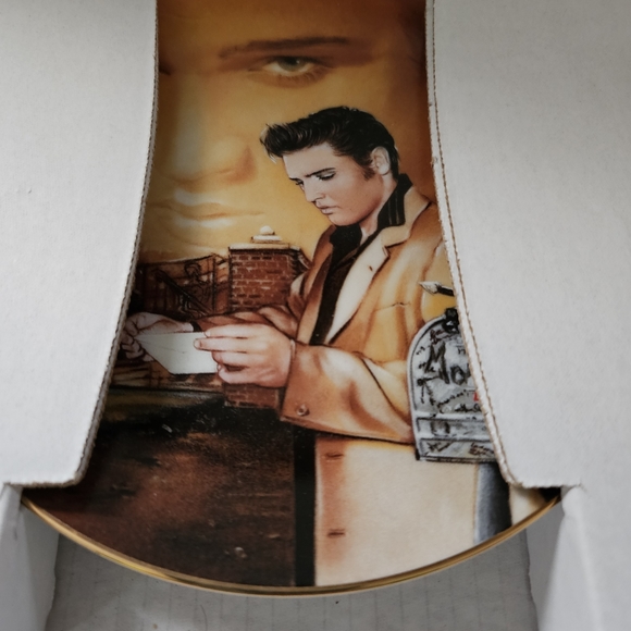 Elvis Presley collector plate  memorabilia Bradford  Exchange she sent my letter - Picture 5 of 5